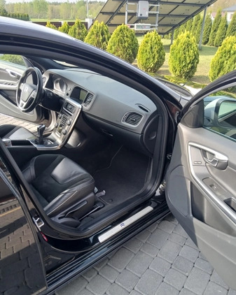 Volvo V60 cena 51900 przebieg: 213000, rok produkcji 2016 z Słupca małe 326